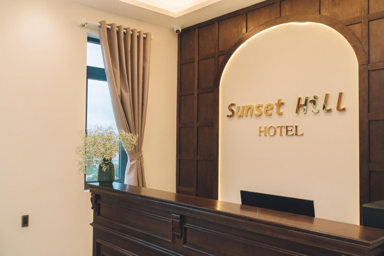ホテル Sunset Hill Dalat エクステリア 写真